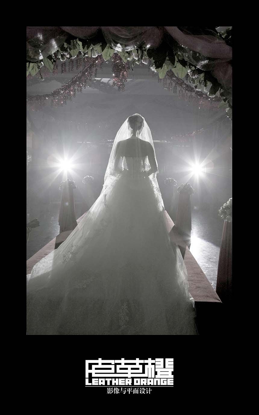 发现瞬间的感动,轻轻记录下您的婚礼的每一个细节——皮革橙影像与平面设计。