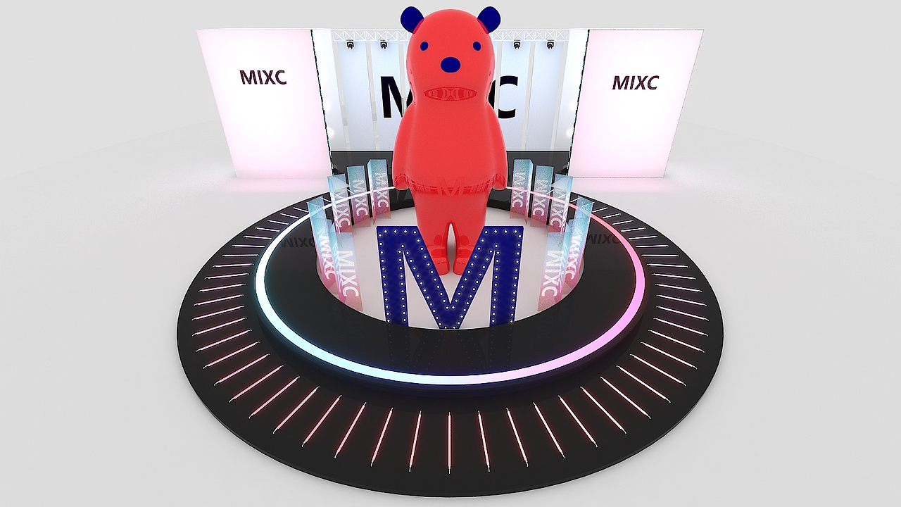 张占占联名走秀