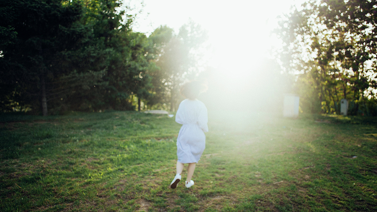 走在天地间, 比梦更遥远…
