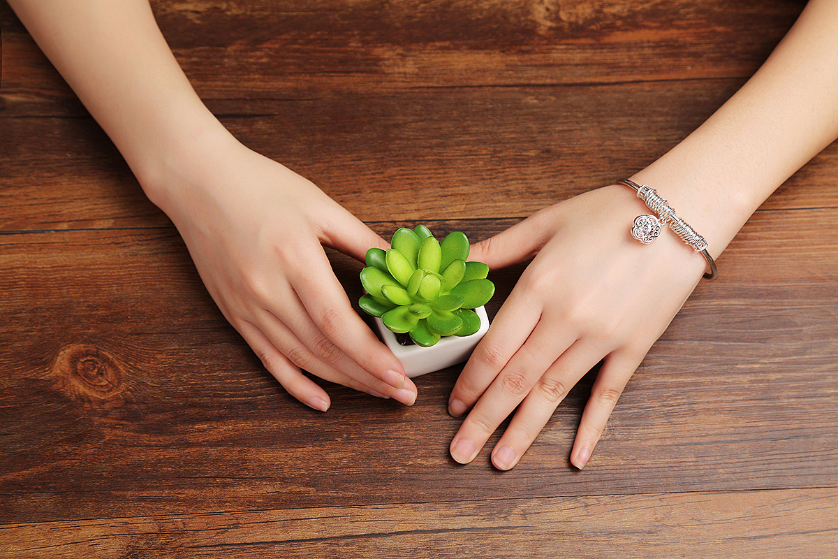 银饰手模拍摄案例