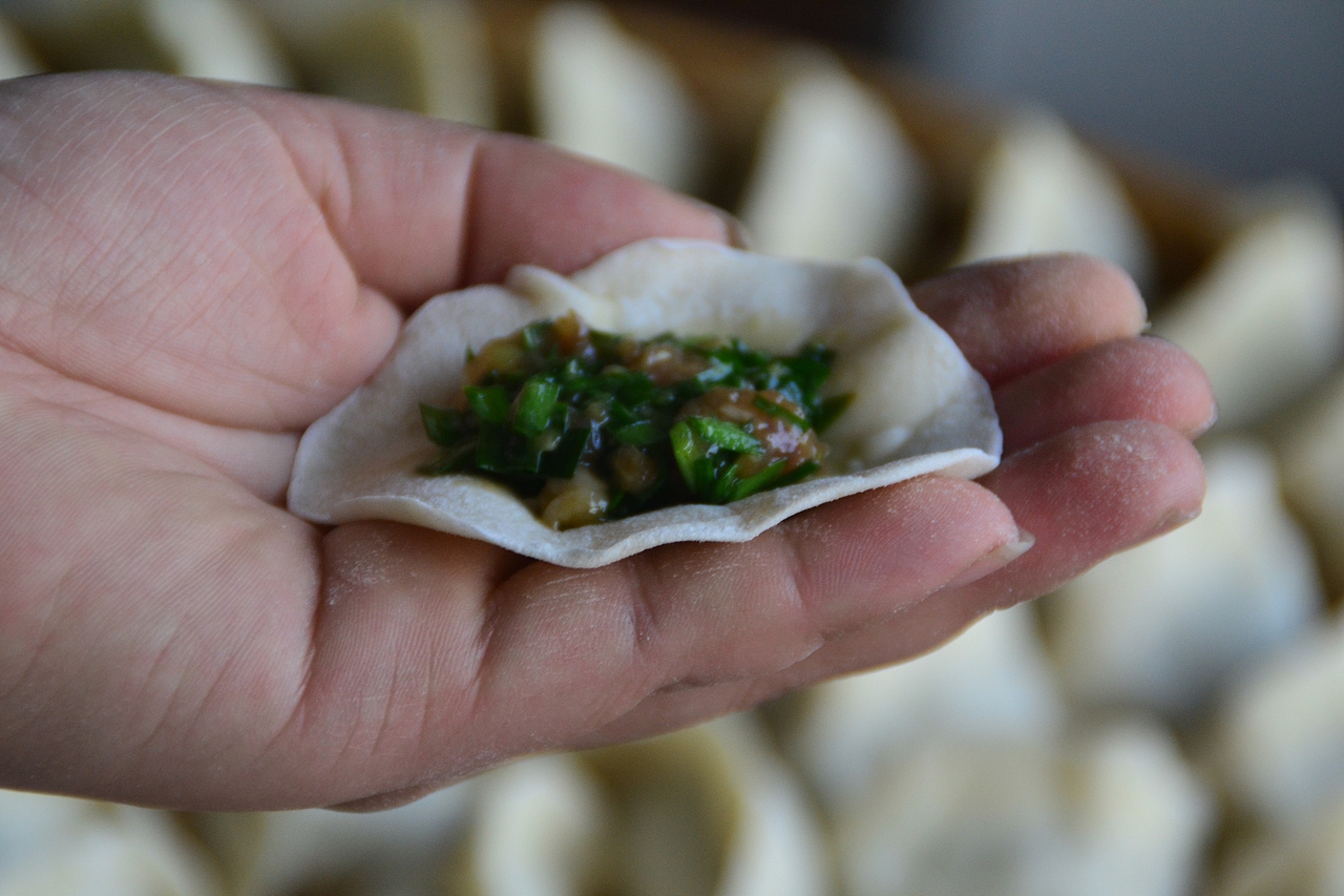 包饺子（图ZMTEwMDExMjY4） - 产品摄影 - 站酷设计师liyslove原创素材 - 站酷ZCOOL