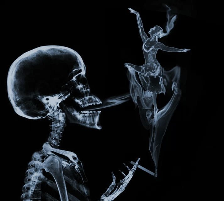 骷髅吸烟图片手机壁纸图片