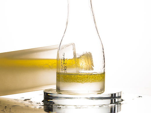 伊帕尔汗摇摇油拍摄（个人主页-ZNjYyMTEwOTY=） - 产品摄影 - 站酷设计师soaoao原创素材 - 站酷ZCOOL