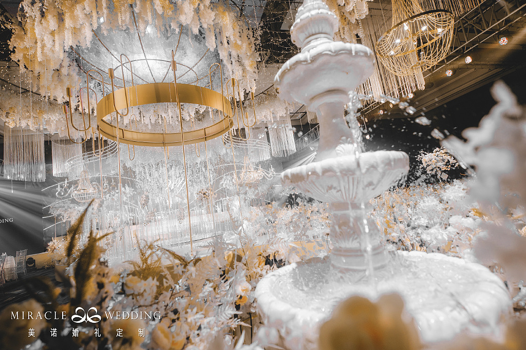 婚礼宴会设计作品——【白金轻奢婚礼】