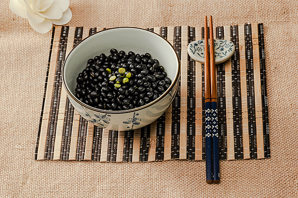 黑色养生食疗 黑芝麻 黑豆 黑米（图ZNDEyOTI2MzI=） - 产品摄影 - 站酷设计师guancaixia尚心原创素材 - 站酷ZCOOL