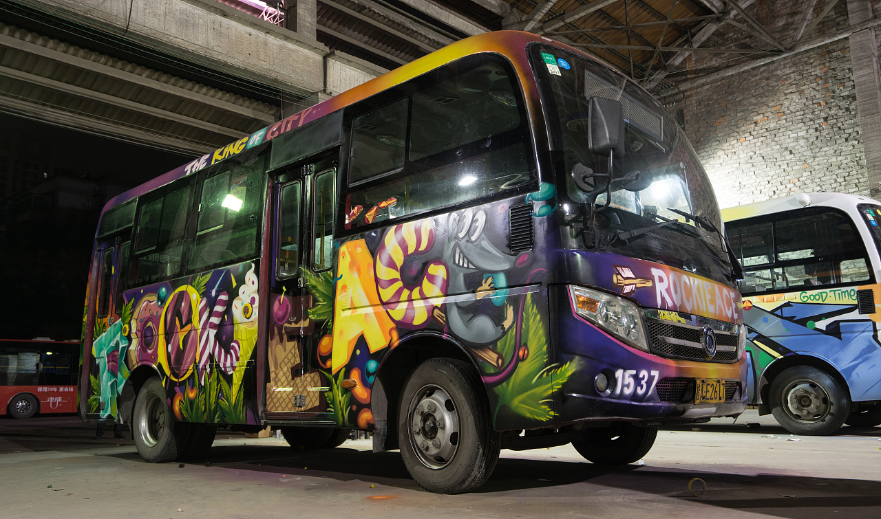 mts涂鸦团队-公交车涂鸦之城市移动画布