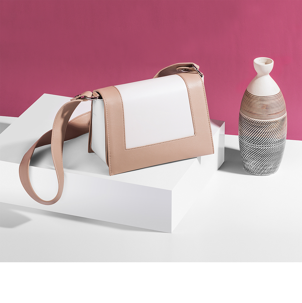 欧美女包拍摄（图ZOTU4NDY3MDA=） - 产品摄影 - 站酷设计师龚连飞原创素材 - 站酷ZCOOL