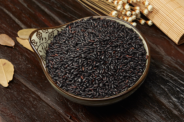 黑色养生食疗 黑芝麻 黑豆 黑米（图ZNDEyOTMwMzI=） - 产品摄影 - 站酷设计师guancaixia尚心原创素材 - 站酷ZCOOL