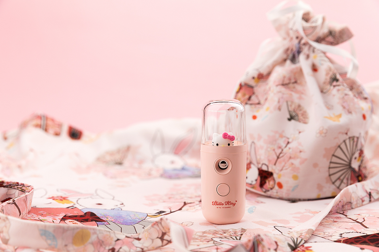 品牌案例丨亿觅Hello Kitty迷你补水仪（图ZMTU3MDA2MjQ4） - 产品摄影 - 站酷设计师白底图原创素材 - 站酷ZCOOL