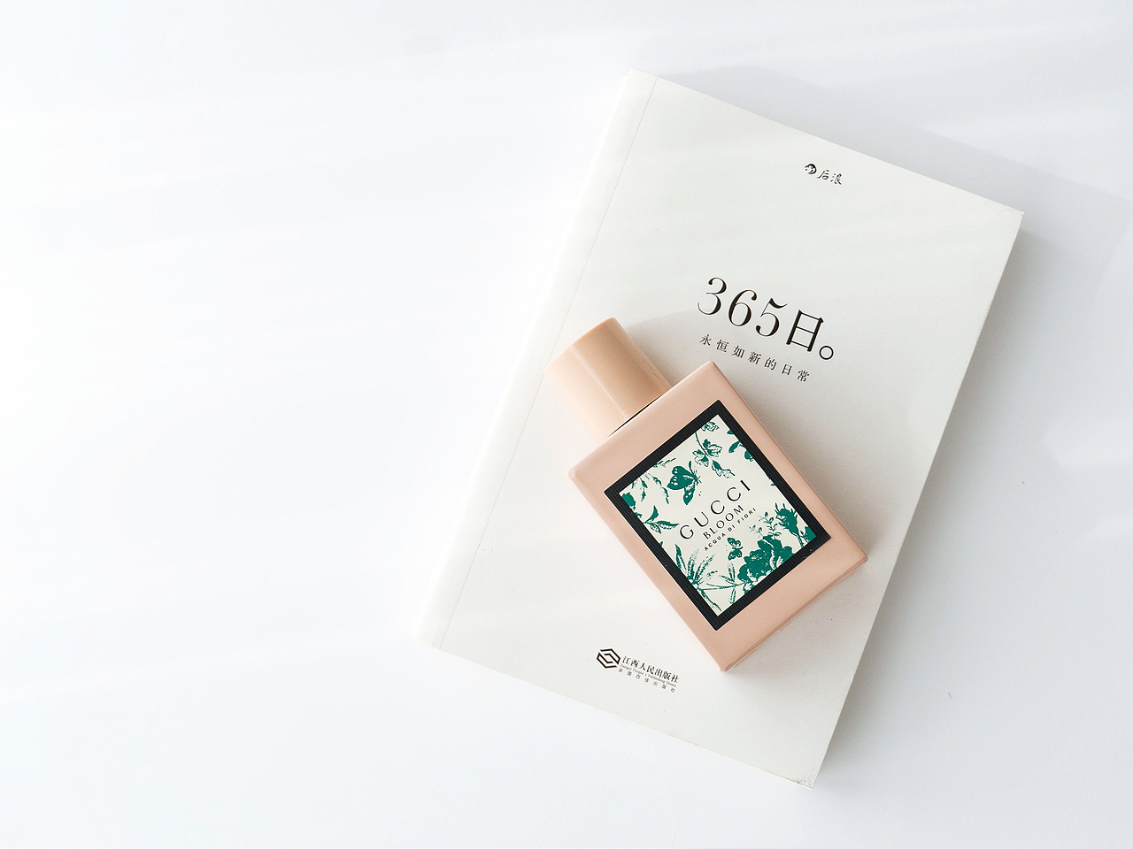 ins简约风 | 香水拍摄GUCCI