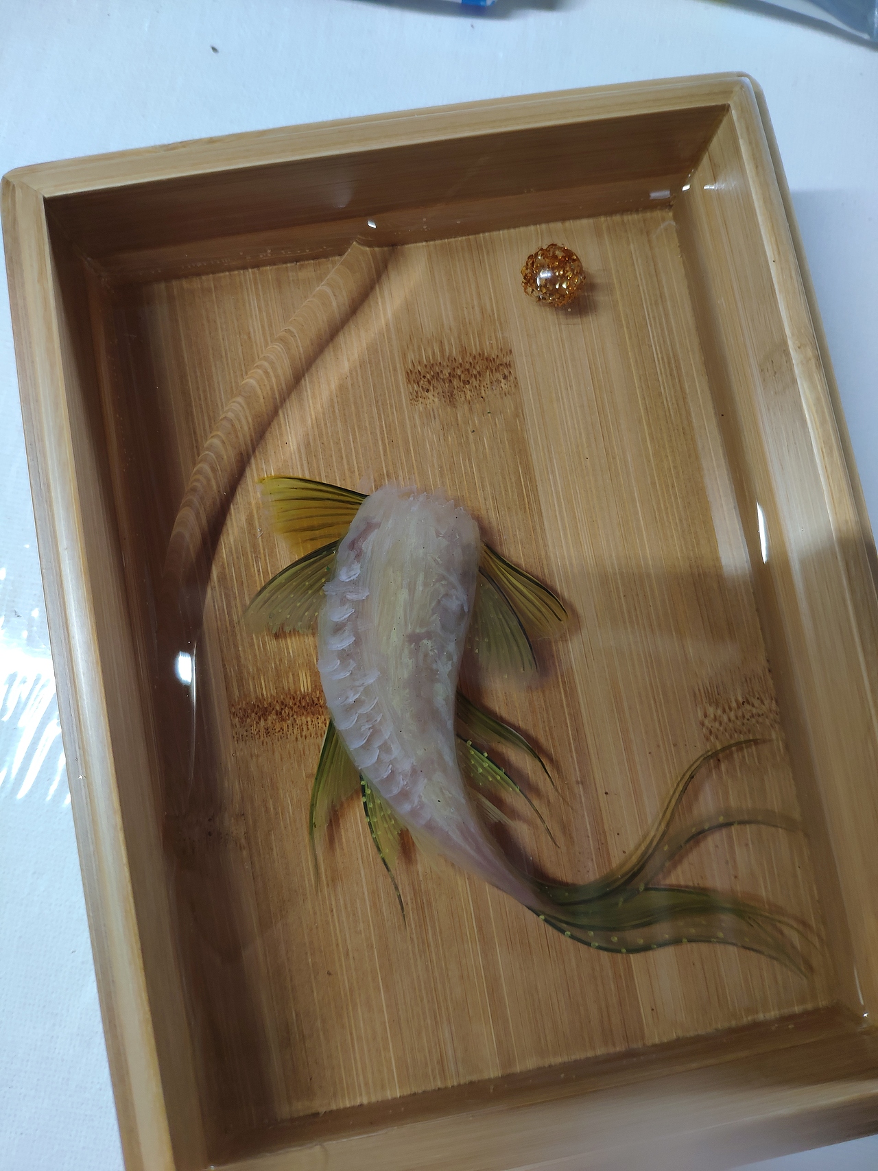 《鳌鱼》《遛浪地球》四月树脂画（图ZMjA1NjY2MDcy） - 其他手工艺 - 站酷设计师跃然脂上原创素材 - 站酷ZCOOL