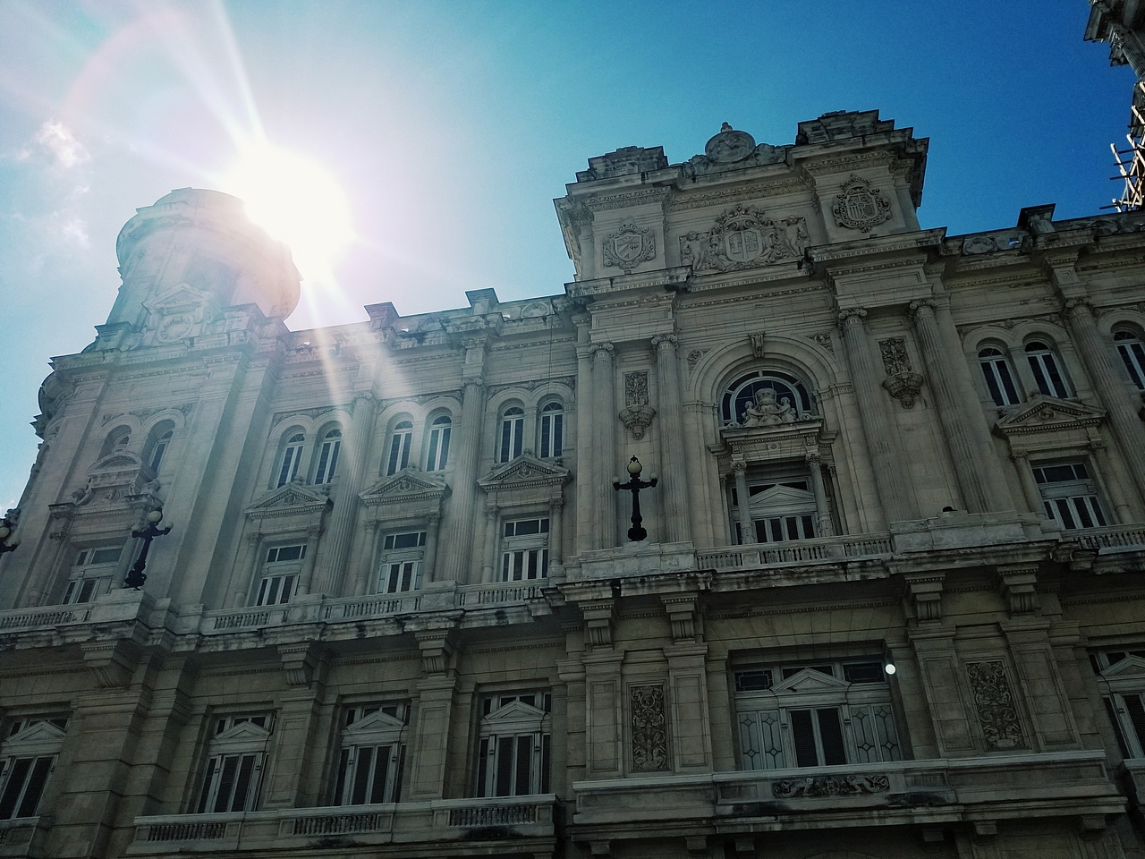 相约在古巴,相聚在《名流》