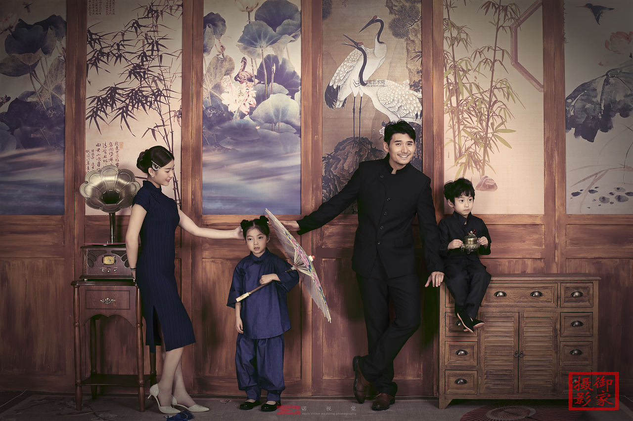 青岛全家福（图ZMjI0NTkwNjYw） - 人像摄影 - 站酷设计师御家摄影原创素材 - 站酷ZCOOL