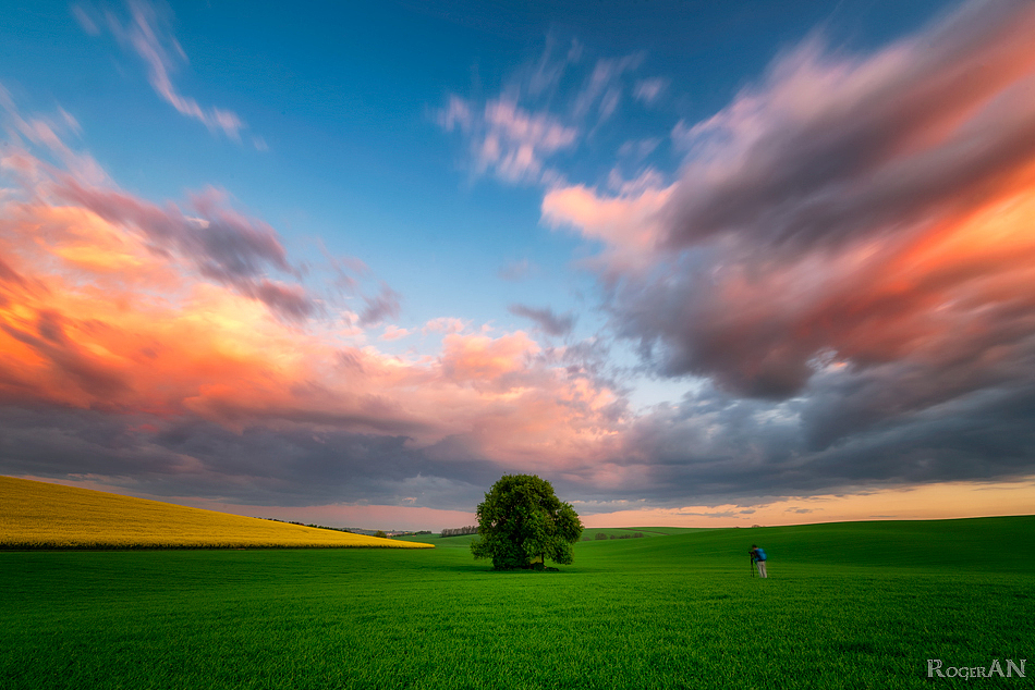 Rolling Hills in Moravia（图ZNTAwMjM1NDg=） - 风光摄影 - 站酷设计师安一然Roger原创素材 - 站酷ZCOOL