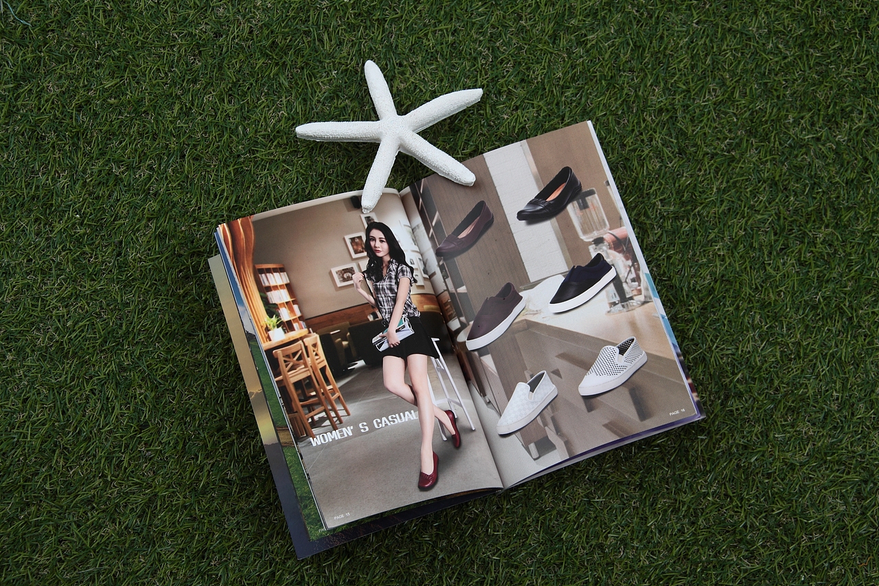 休闲鞋画册设计[原创作品]（图ZMjc1NDQwMDA0） - 书籍/画册 - 站酷设计师karin_薛薛原创素材 - 站酷ZCOOL