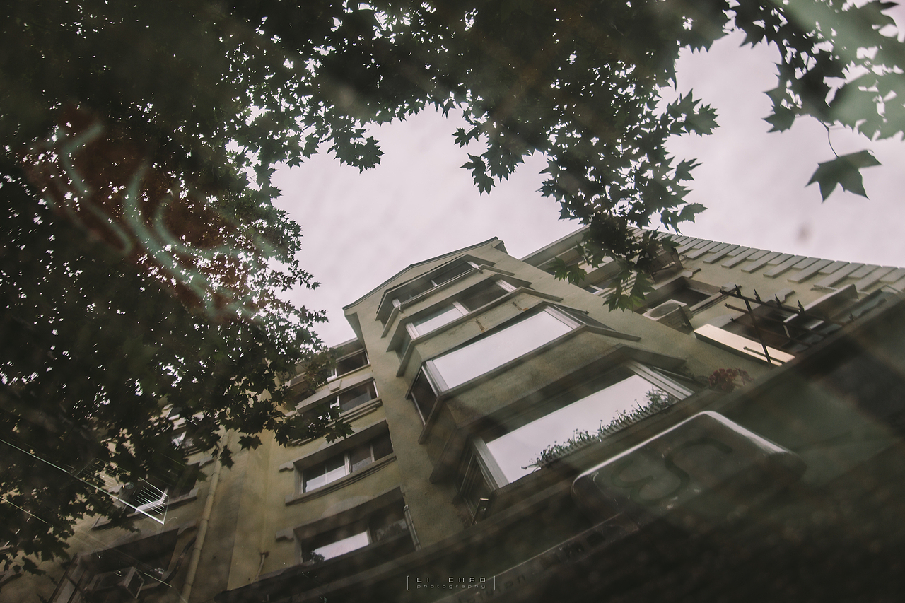 | 镜面世界 生活无常 |