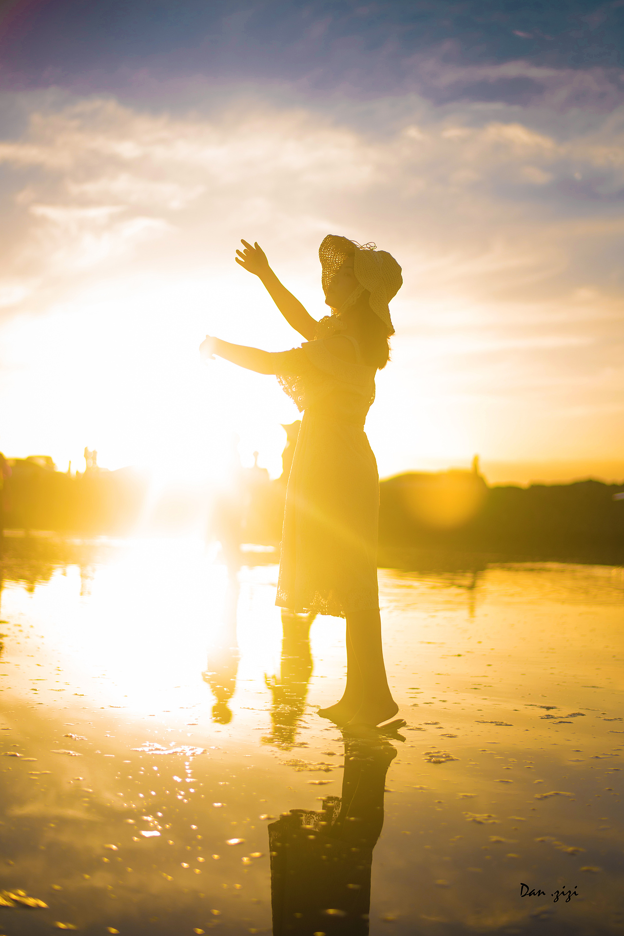 湖畔和你 | 青海旅拍（图ZMTIxNjM3MDc2） - 人像摄影 - 站酷设计师DAN籽籽原创素材 - 站酷ZCOOL