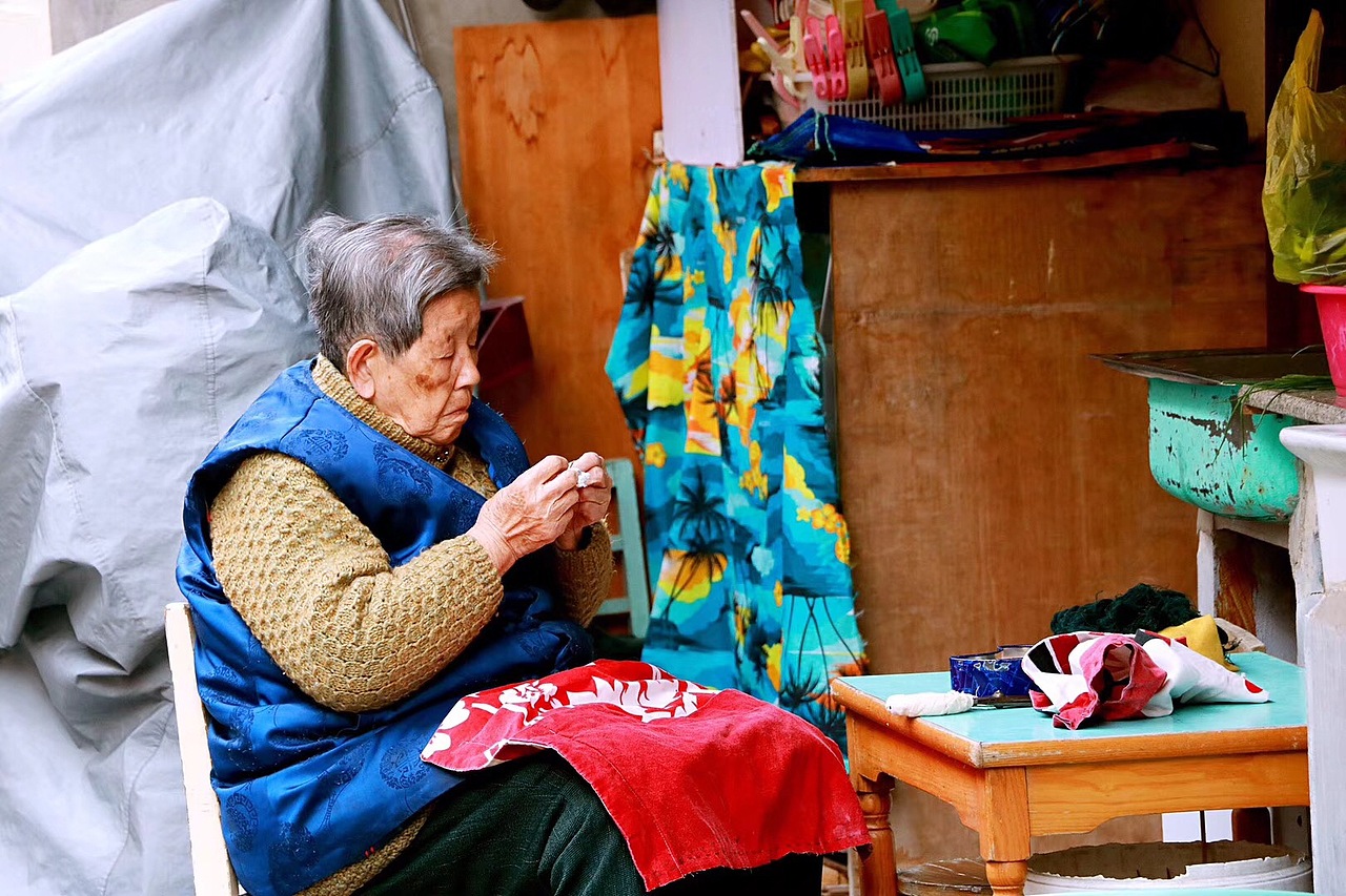 《上海大街小巷》（图ZMTAxMjkxNzM2） - 人文/纪实摄影 - 站酷设计师好梦总被尿憋醒a原创素材 - 站酷ZCOOL