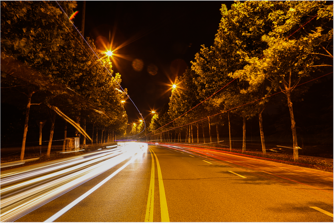 合肥一个小路口夜景