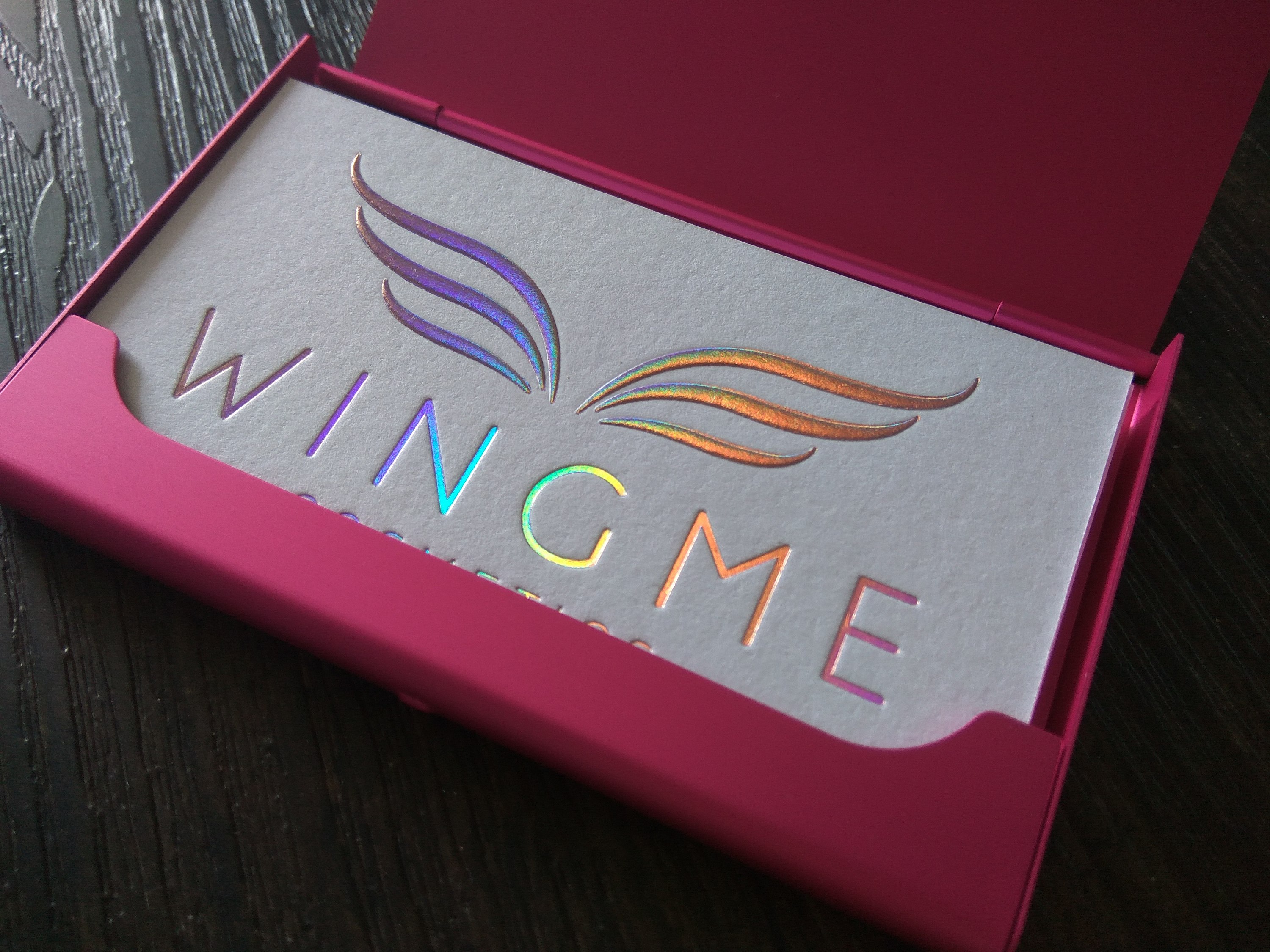 来一款七彩烫金压凹加凹凸名片