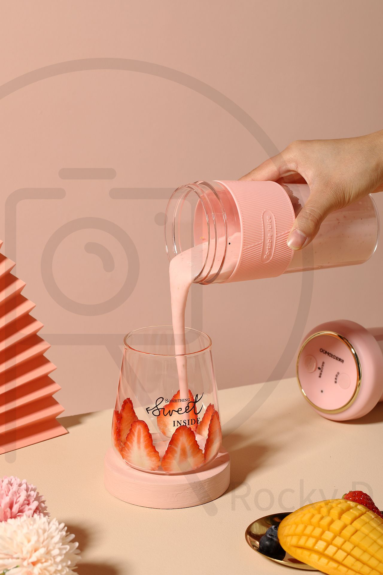 果汁机拍摄 || 原图加水印直出（图ZMjU4MDA2ODAw） - 产品摄影 - 站酷设计师RockyDc原创素材 - 站酷ZCOOL