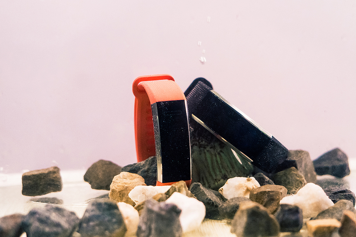 华为手环 水下拍摄（图ZODYyMzg4NTI=） - 产品摄影 - 站酷设计师叶少Vera原创素材 - 站酷ZCOOL