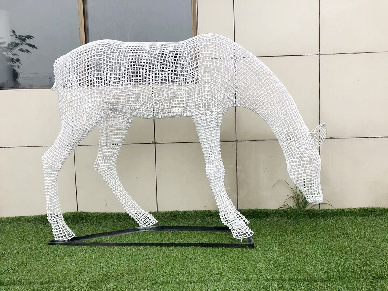 不锈钢镂空雕塑