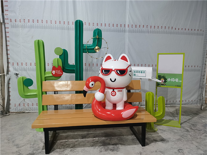 随着玻璃钢雕塑行业的发展,璃钢卡通动物笑招财猫坐椅网红打卡幼儿园装饰雕塑现在很受人们的欢迎,很受孩子们的欢迎。
