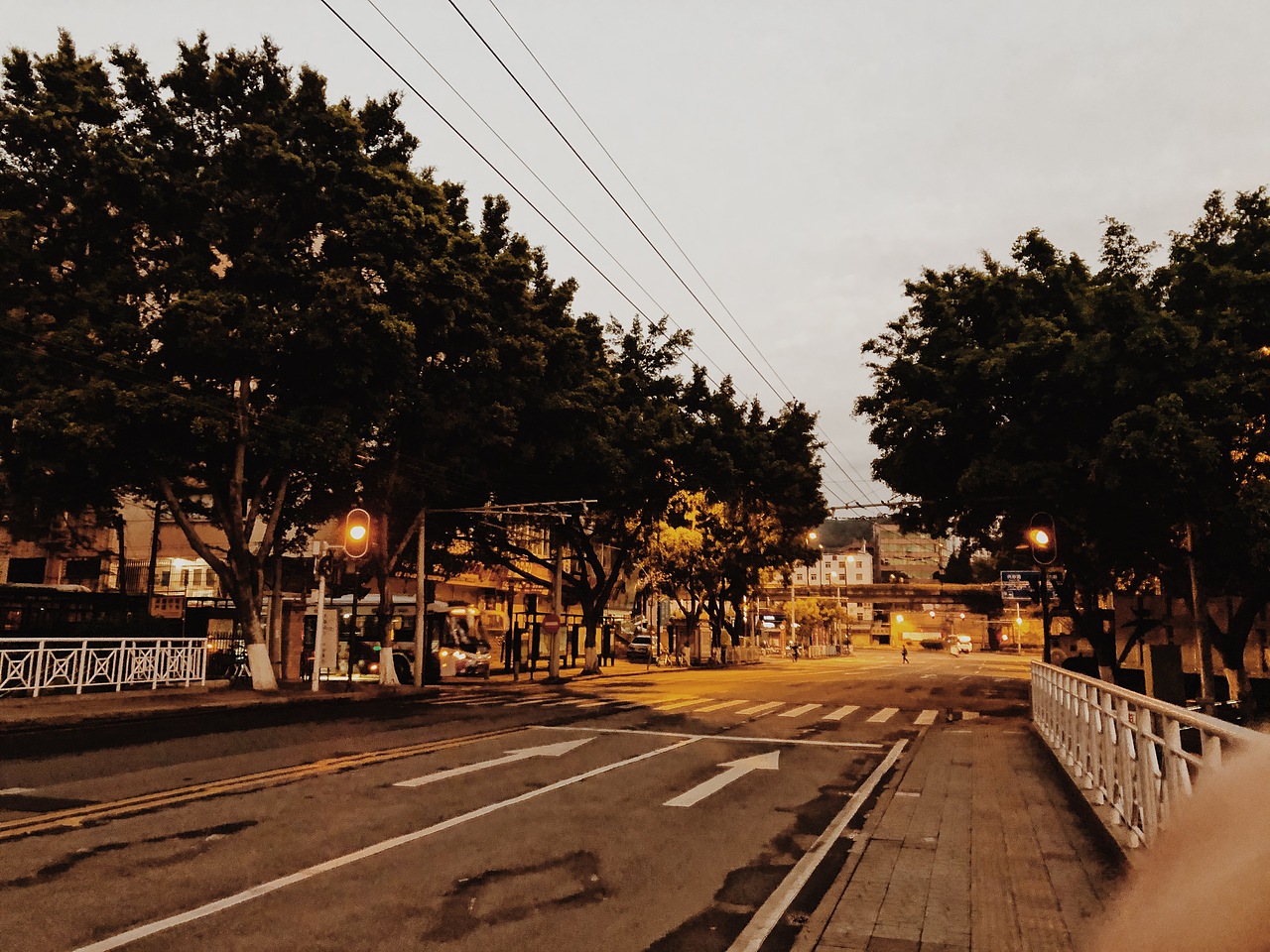 云-事-物——手机拍摄