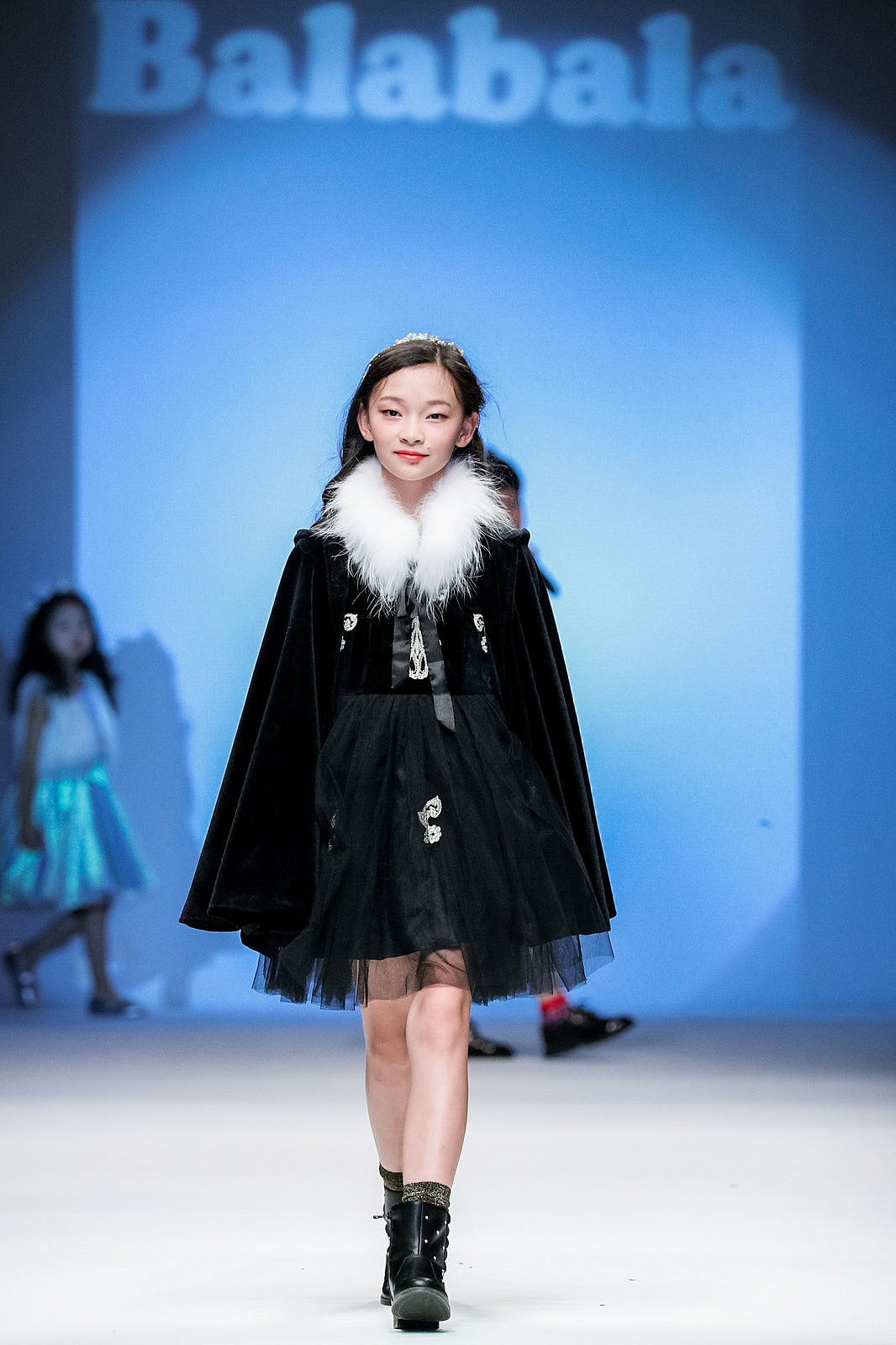 杨燕作品与babala童装品牌合作时装秀