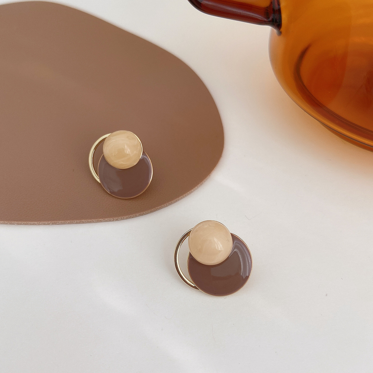 ins风冷淡风耳饰耳环场景图拍摄 合金 银饰品模特拍摄（图ZMjUzNDQyNTI0） - 产品摄影 - 站酷设计师何以朱颜原创素材 - 站酷ZCOOL