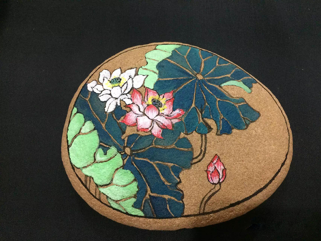 湛江绘画我乐艺|在石头上绘画是一种什么体验?