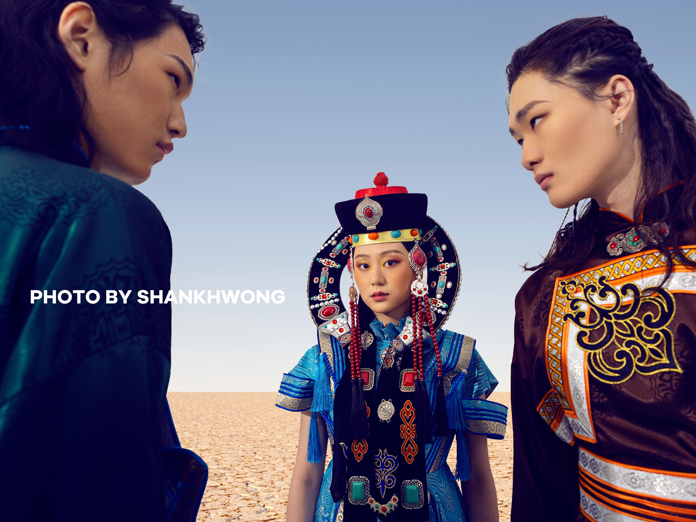 镜头下的蒙古国 漂亮女孩穿着时髦性感开放_男人
