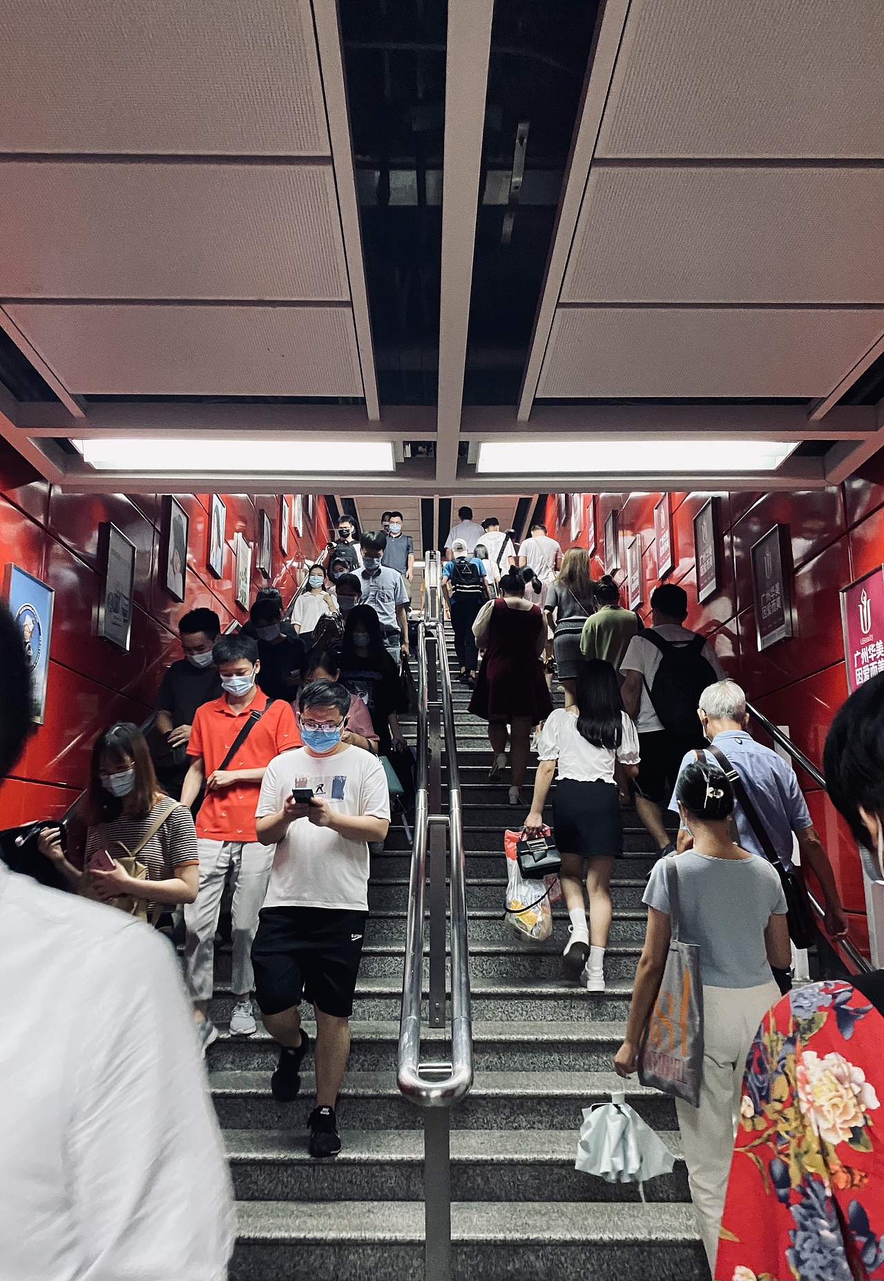 广州地铁死亡三号线（图ZMjY1NjE3NTI0） - 人文/纪实摄影 - 站酷设计师小让让原创素材 - 站酷ZCOOL