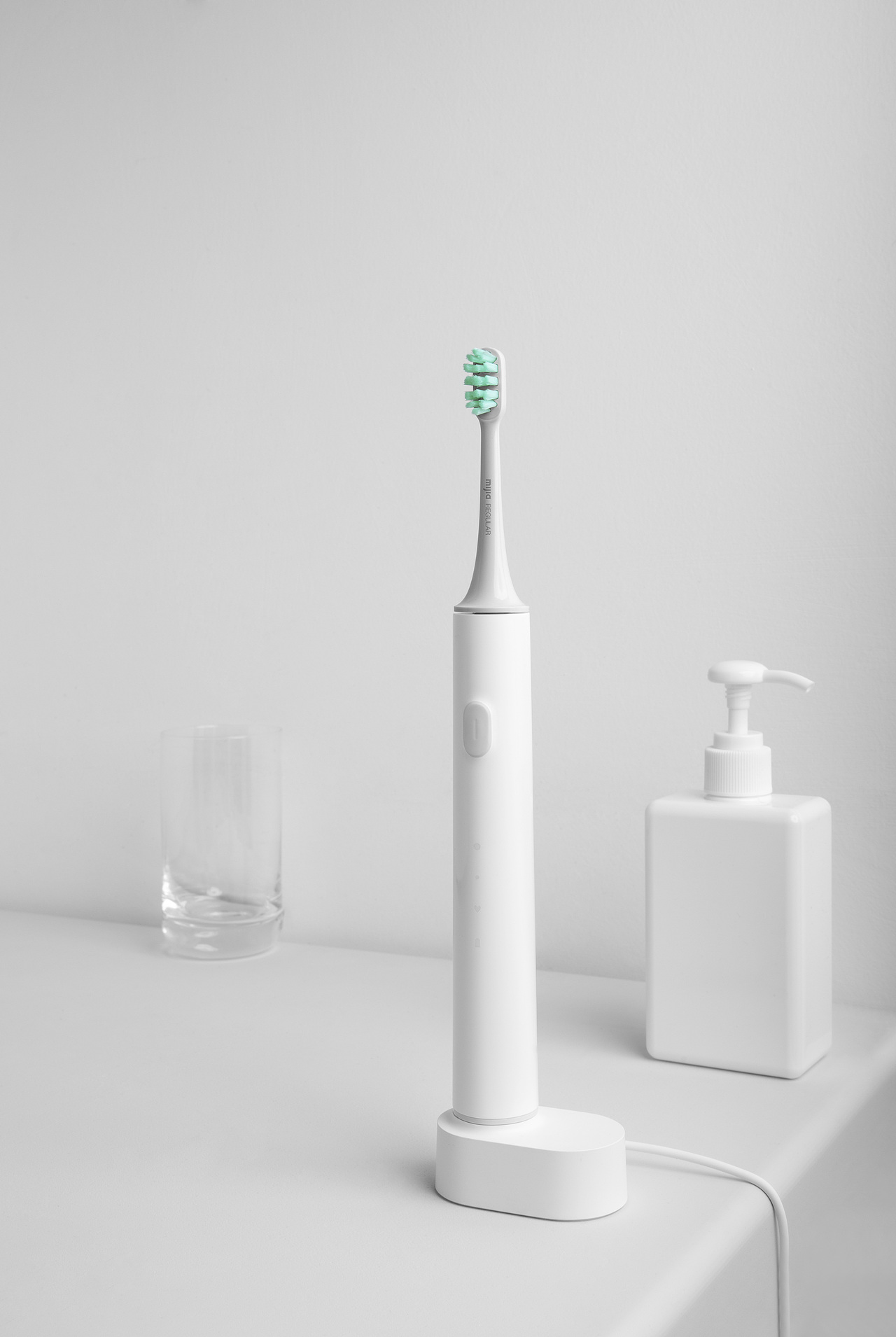 米家电动牙刷，剃须刀（图ZMjkxNDEyOTA0） - 产品摄影 - 站酷设计师Cjcamera原创素材 - 站酷ZCOOL