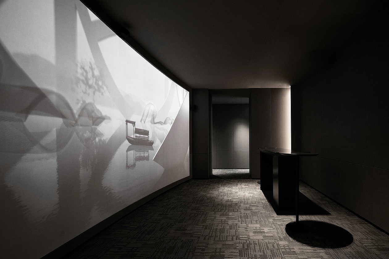 黑白纹理空间的售楼部设计