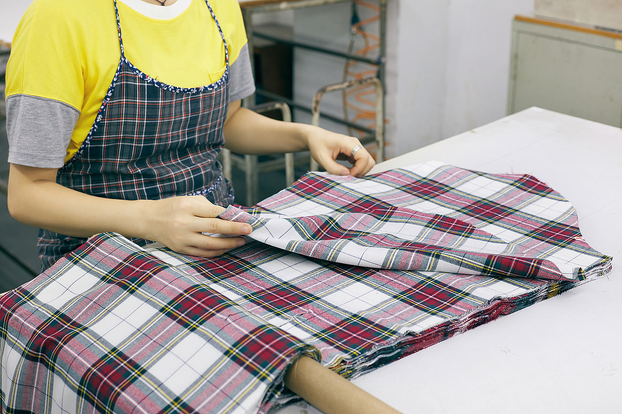 制衣工厂生产流程摄影车间工作细节拍摄深圳上门拍照