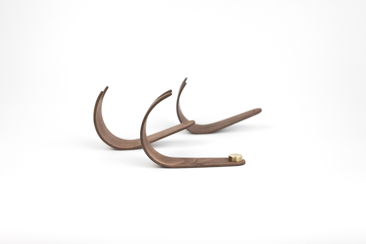 大浪小浪变换着，滚动着