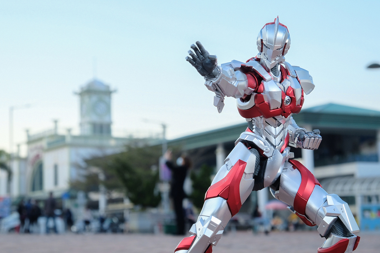 机动奥特曼 之 王者归来 .