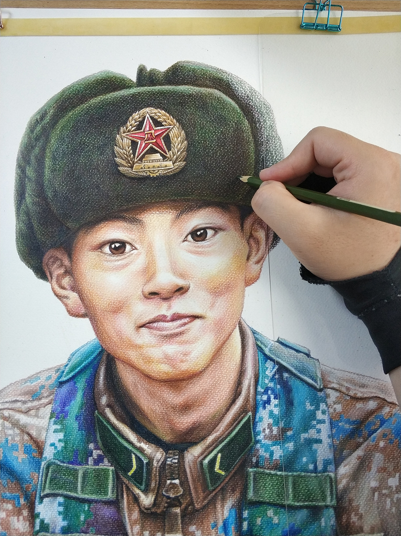 清澈的爱只为中国为英雄陈祥榕画一幅彩铅肖像