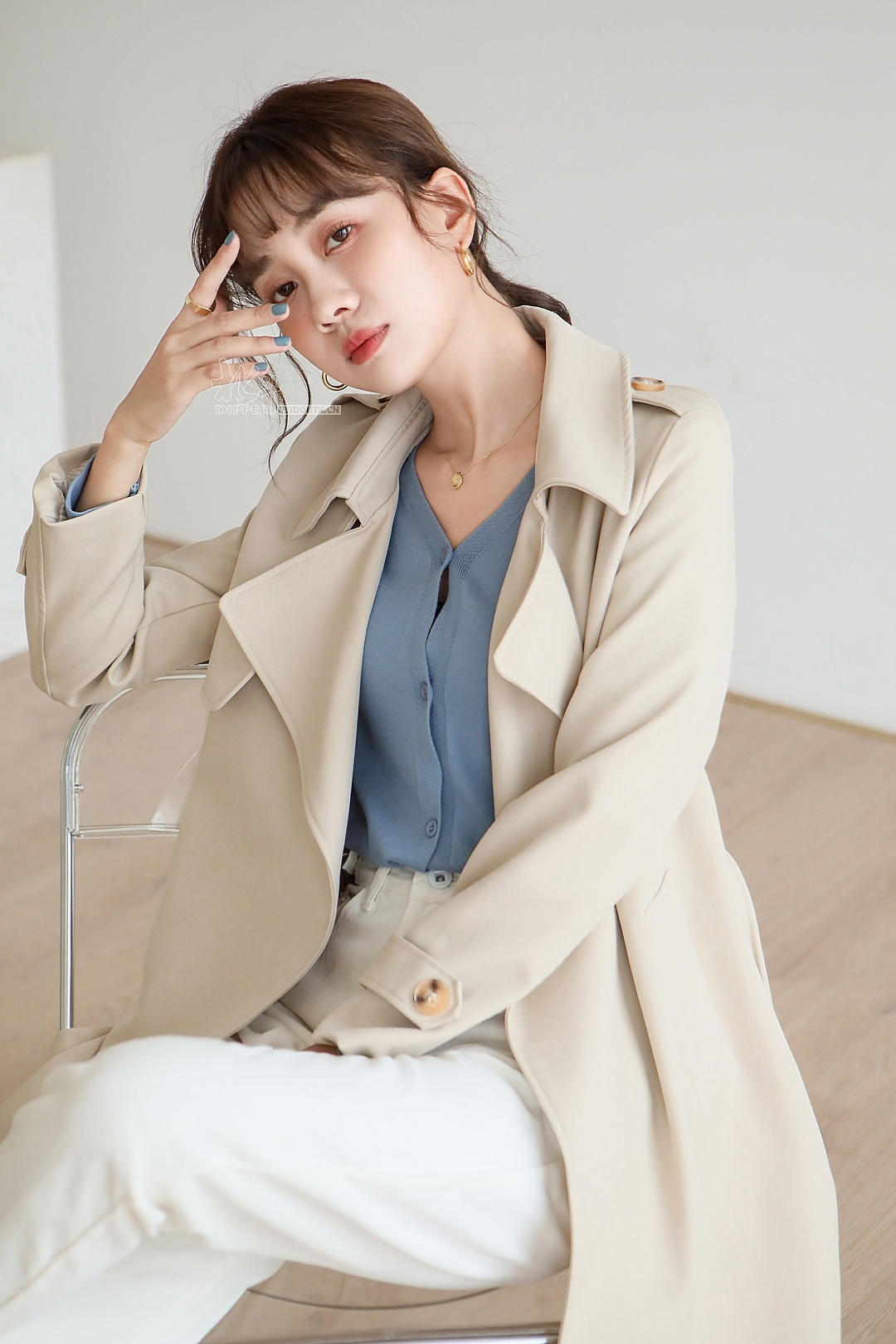 女装风衣毛妮外套拍摄 女中长款韩版冬季风衣外套拍照