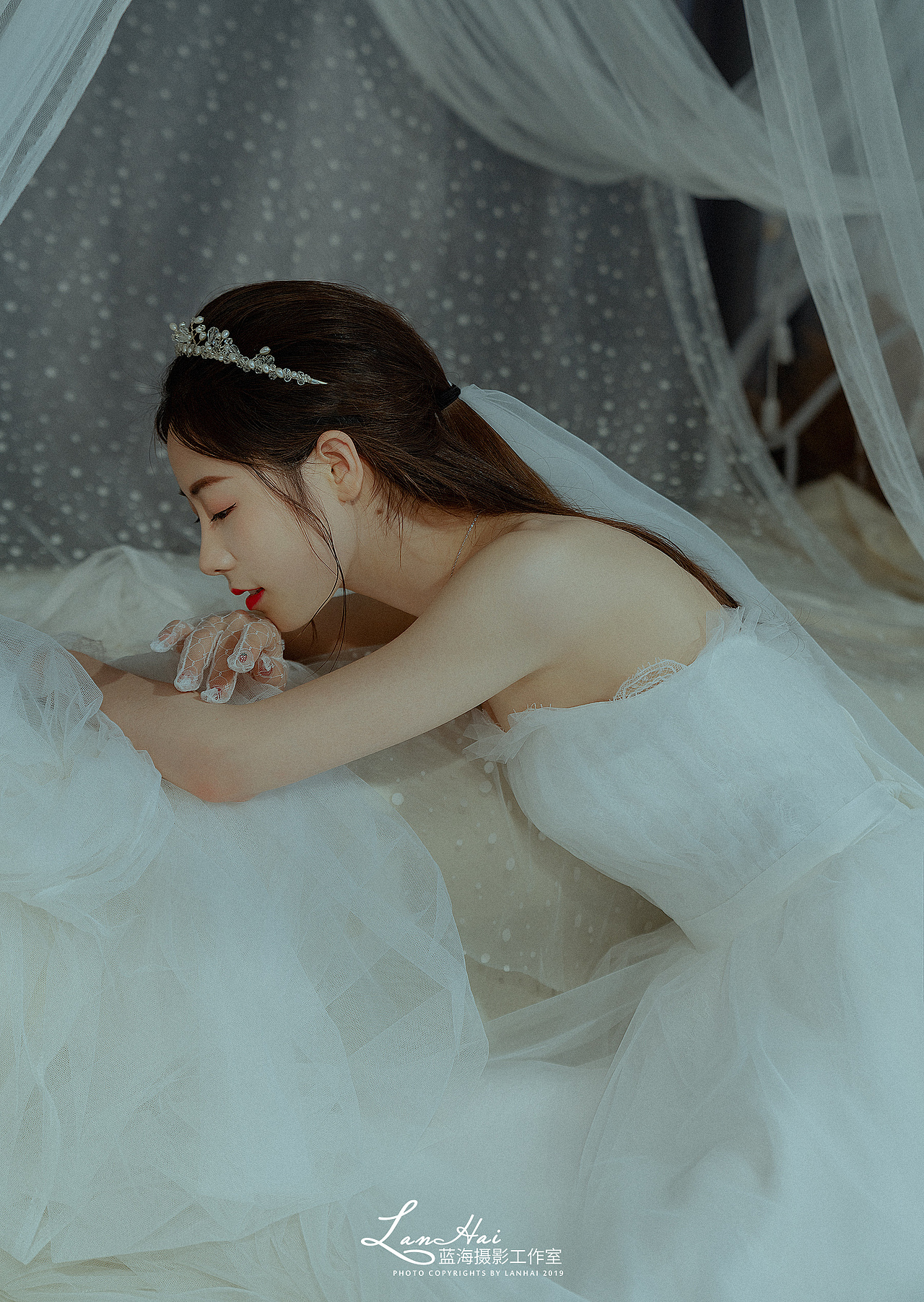 【穿上婚纱,把最美的模样献给自己】