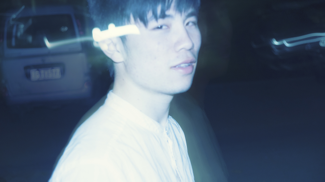 我旁边的男孩都很可爱,我身边的女孩都很可爱