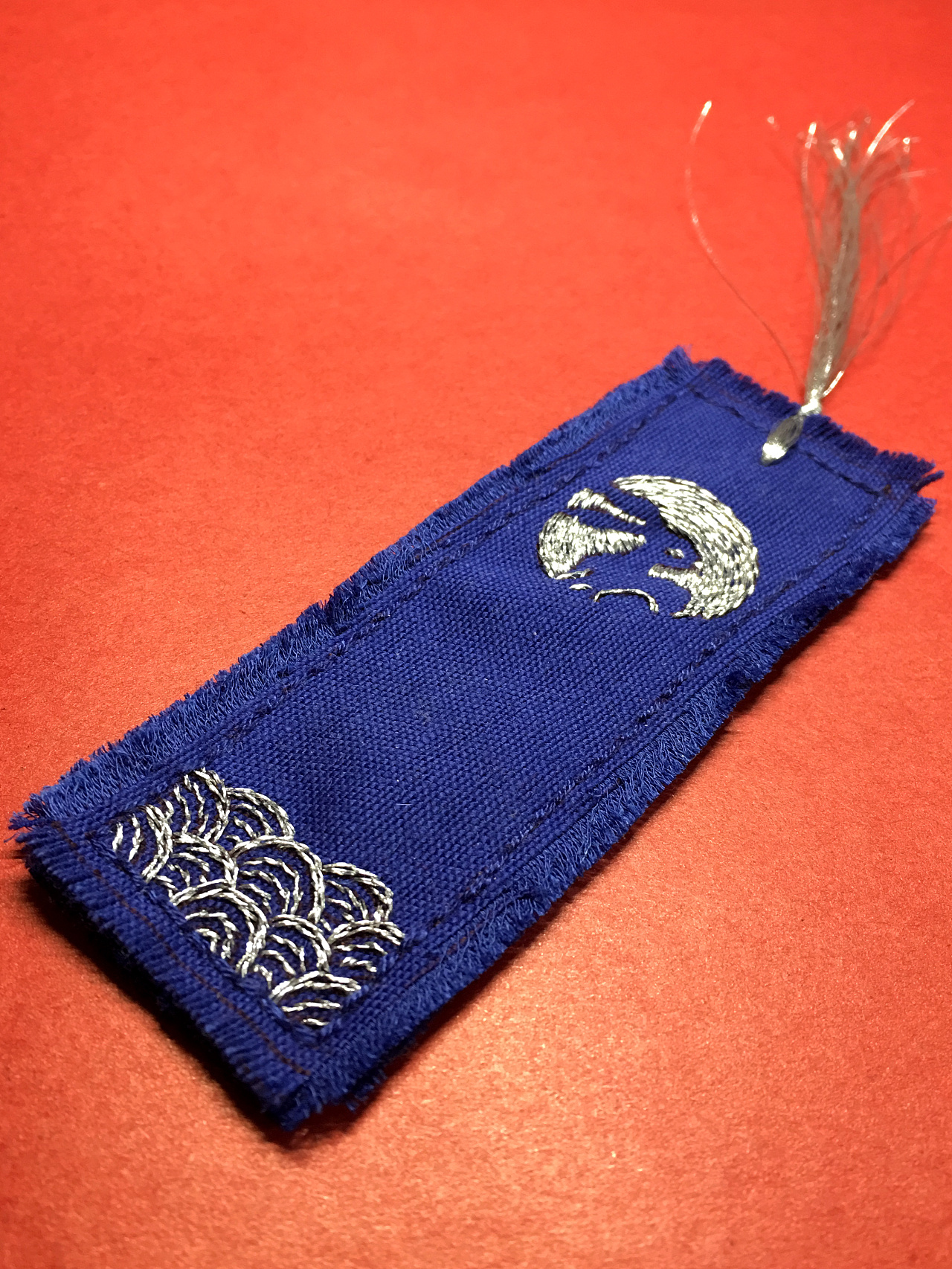 手工刺绣书签——海上升明月