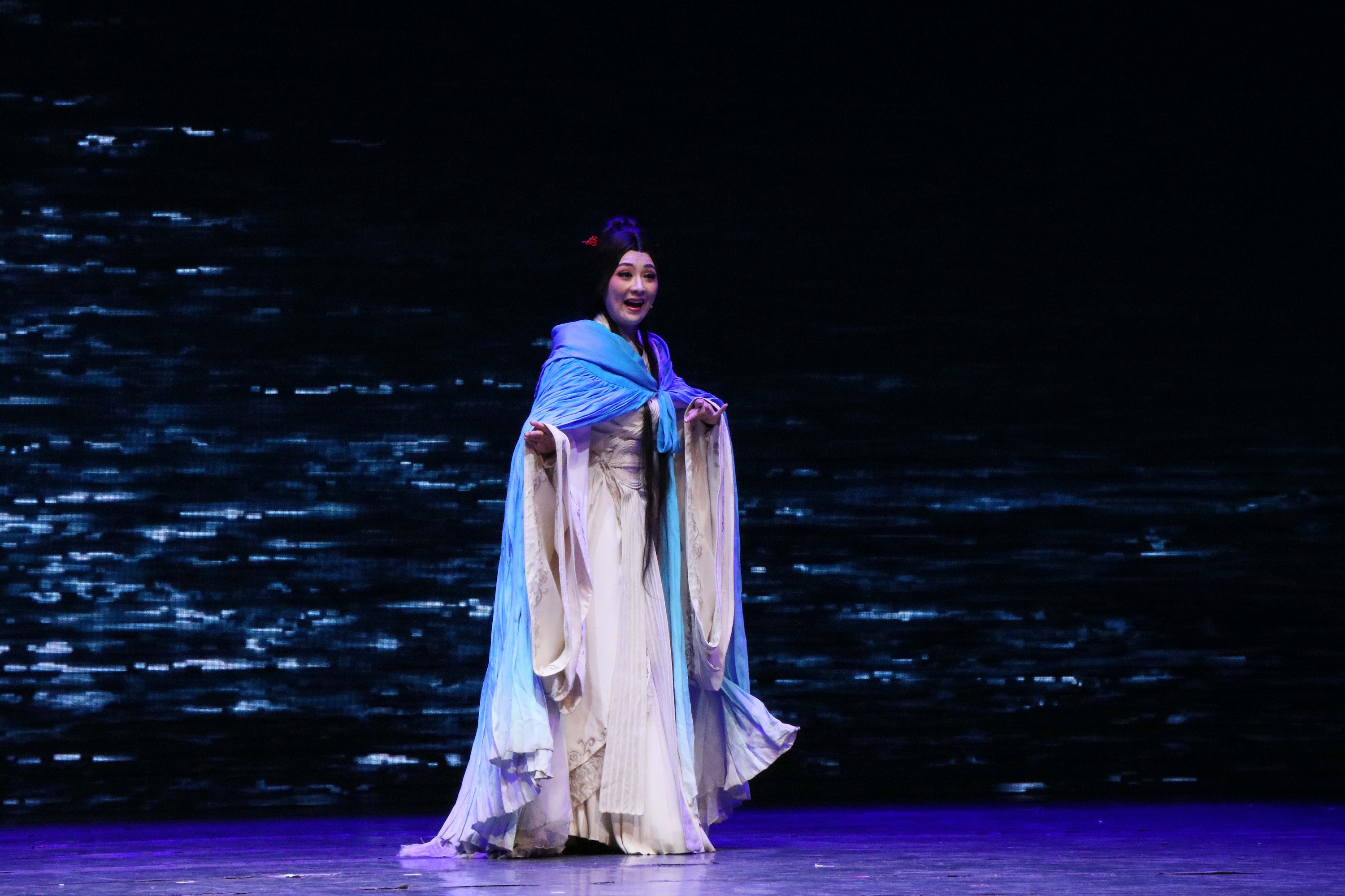 黄梅戏《小乔初嫁》舞台剧照