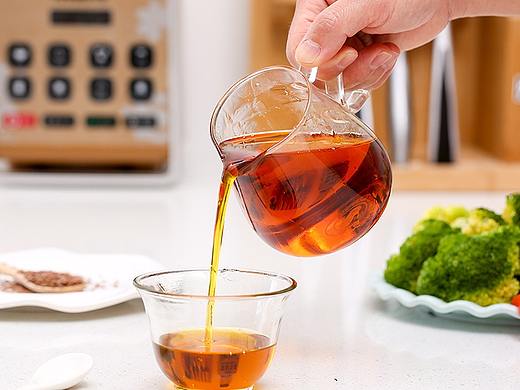 亚麻籽油拍摄