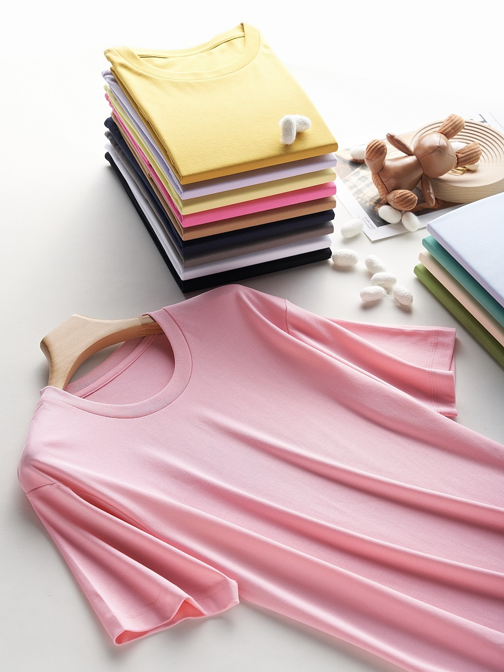 2021年电商女装T恤平铺创意拍摄客片