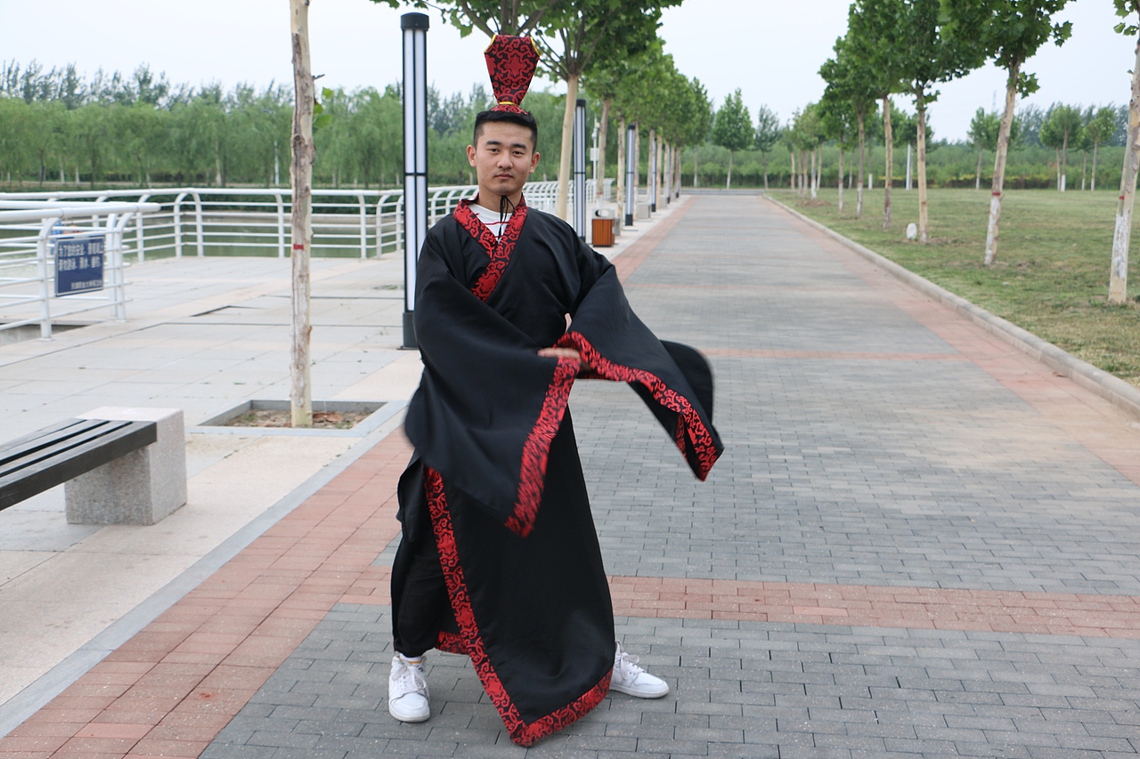 你说毕业遥遥无期，转眼就各奔东西。（图ZNTEwMDM1NTI=） - 人像摄影 - 站酷设计师流浪的_风原创素材 - 站酷ZCOOL
