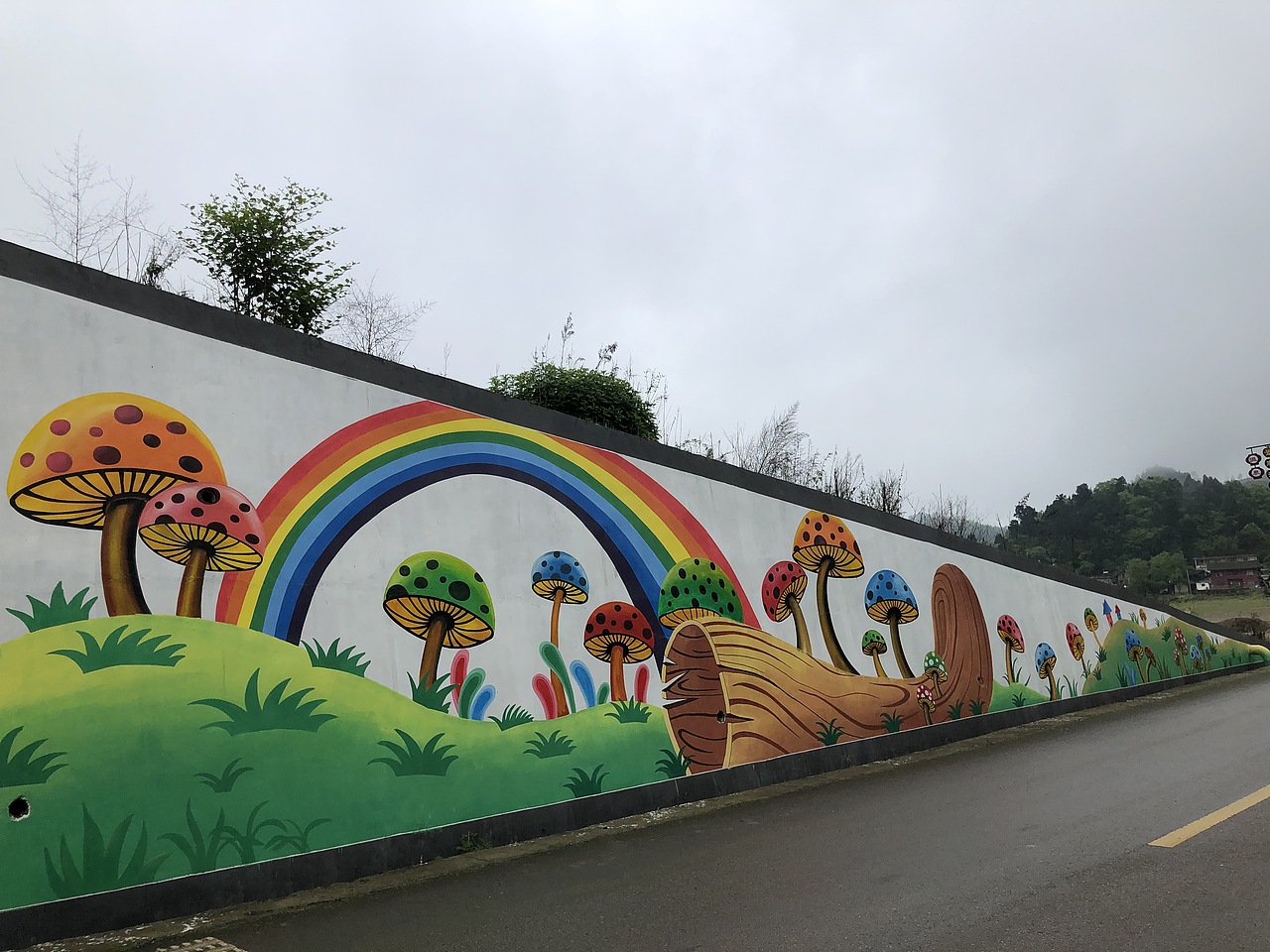 贵阳息烽温泉网红打卡点草莓果园文化手绘墙_壁尚手绘贵州墙绘-站酷