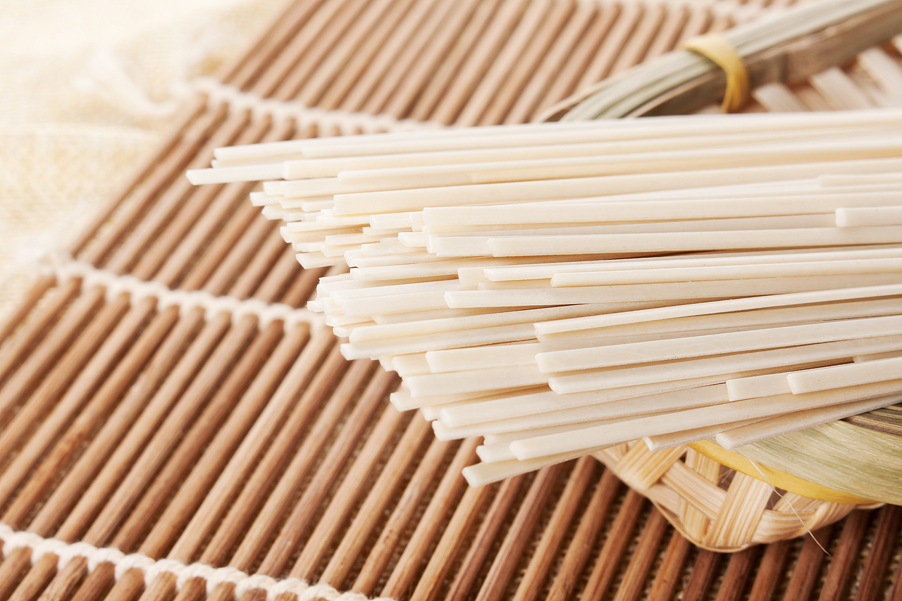 面条-天骏出品必属精品（图ZMzg5ODExMjA=） - 产品摄影 - 站酷设计师天骏电商视觉原创素材 - 站酷ZCOOL